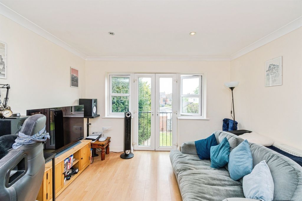 Additional image 2 of 1 bed flat for saleWinchester Road, Southampton SO16