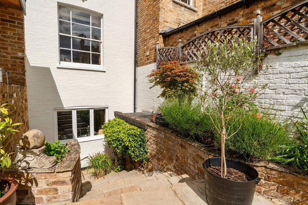 Additional image 18 of 4 bed terraced house for saleTrinity Place, Windsor SL4