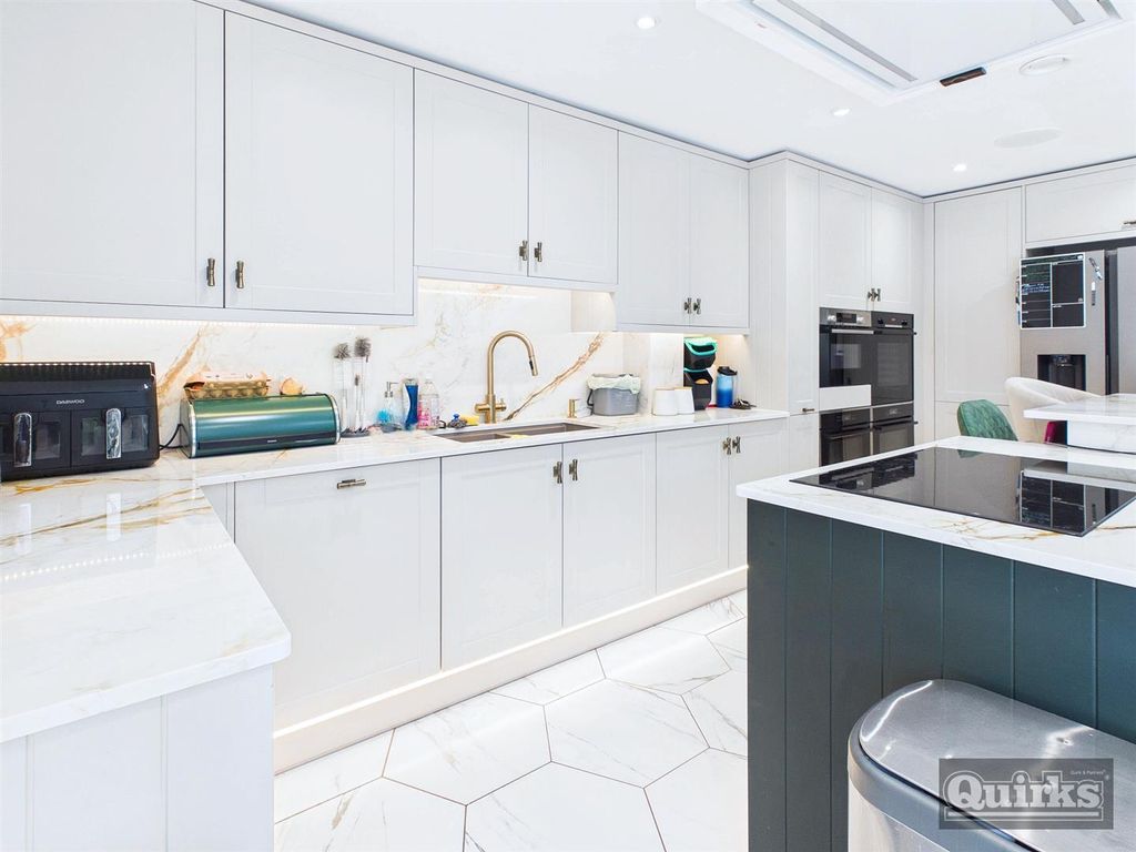 Additional image 4 of 4 bed detached house for saleWick Beech Avenue, Wickford SS11