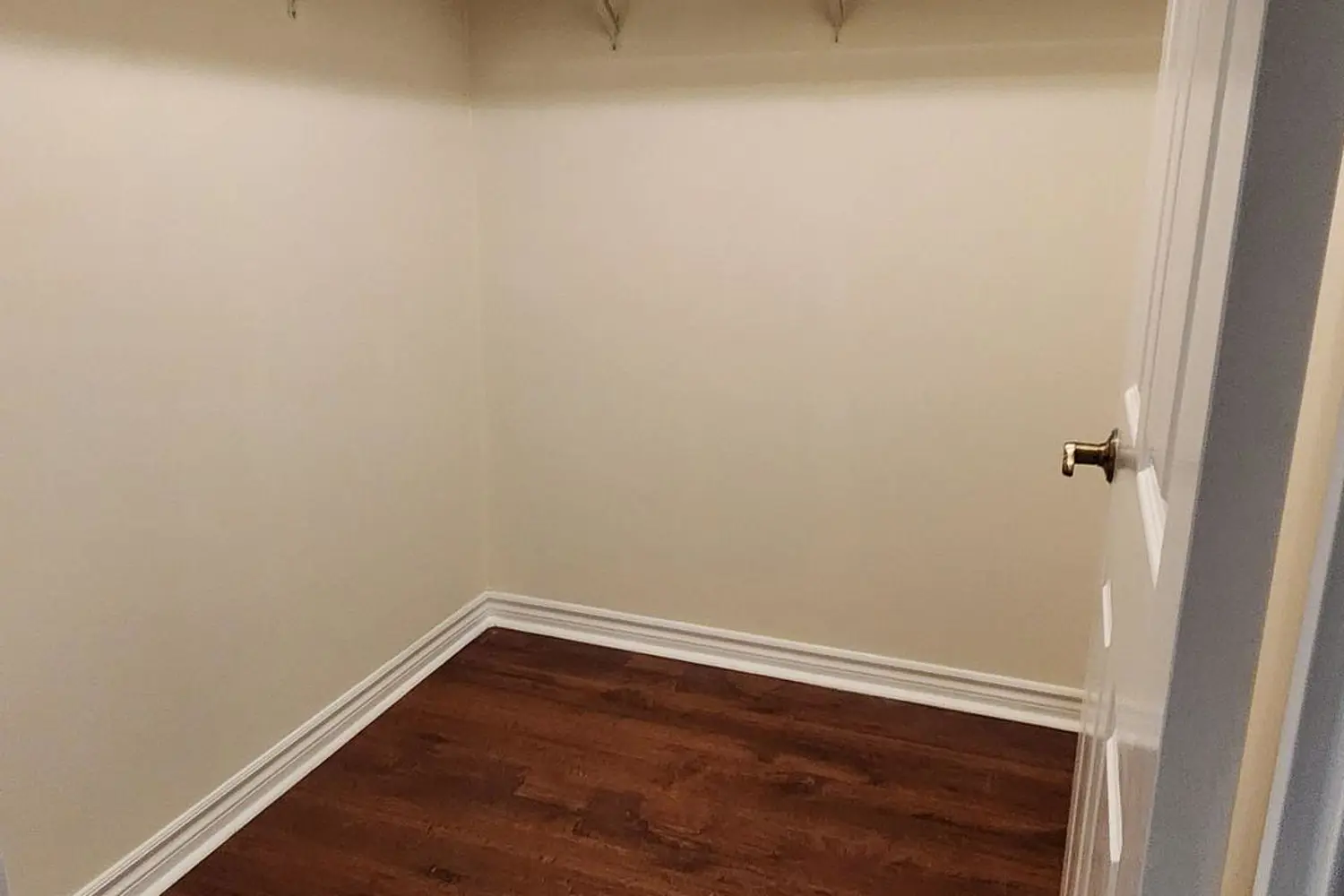 Additional image 11 of 115 Bonis Avenue 211