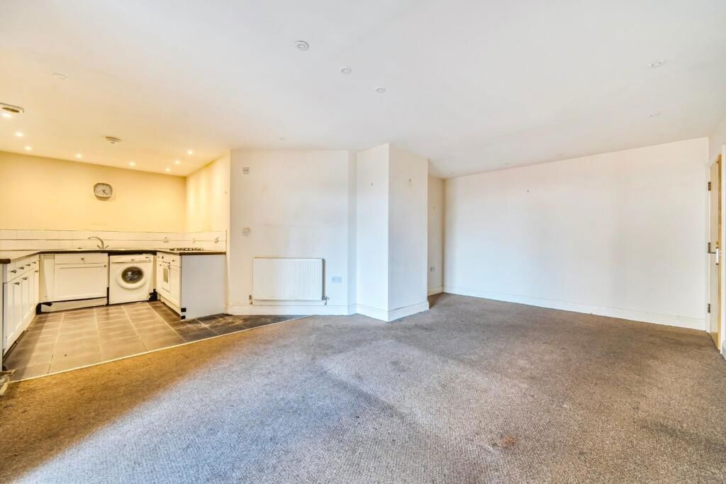 Additional image 3 of 2 bed flat for saleLondon Road, Portsmouth PO2