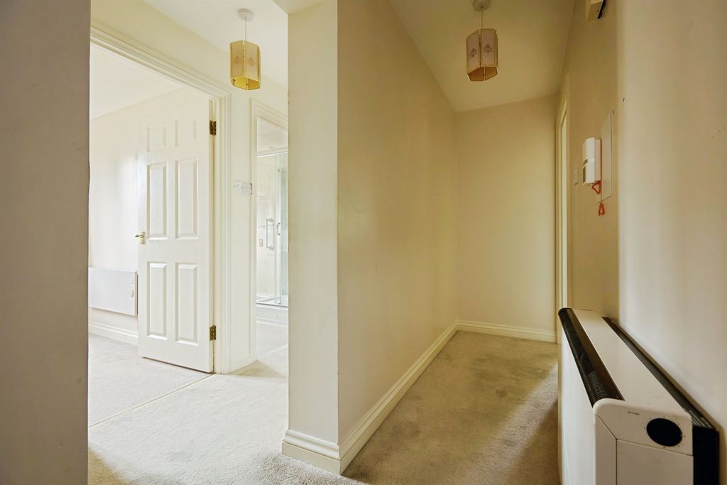 Additional image 11 of 2 bed flat for saleBarnaby Mead, Gillingham SP8