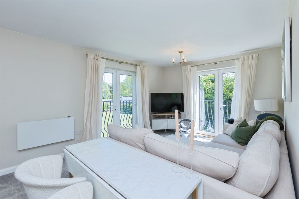 Additional image 2 of 2 bed flat for saleLoughland Close, Blaby, Leicester LE8