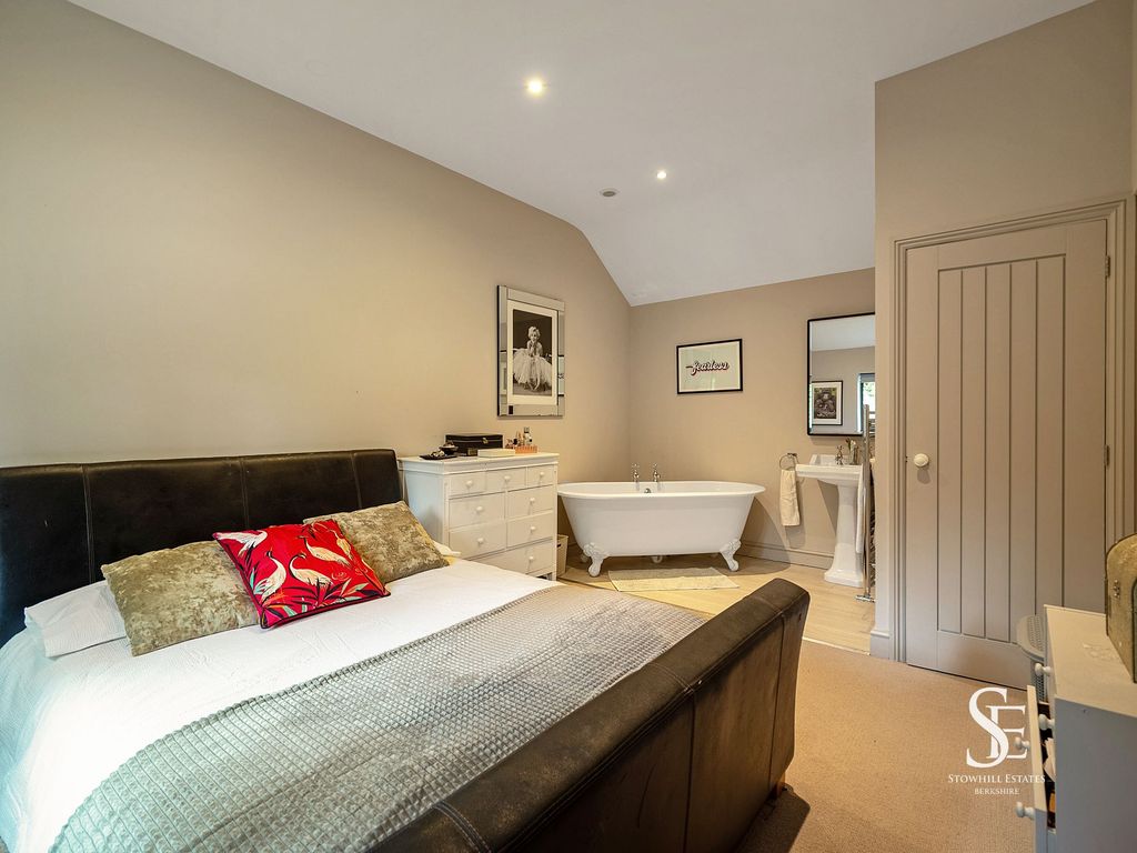 Additional image 23 of 6 bed detached house for saleEasthampstead Road, Wokingham RG40