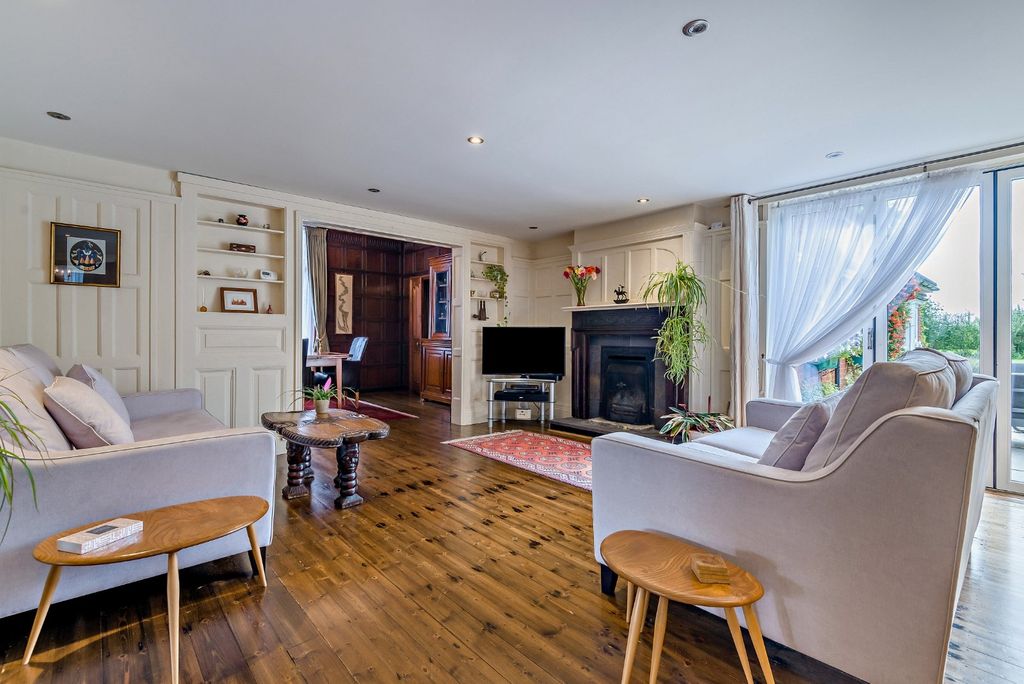 Additional image 2 of 4 bed detached house for saleForest Road, Wokingham, Berkshire RG40