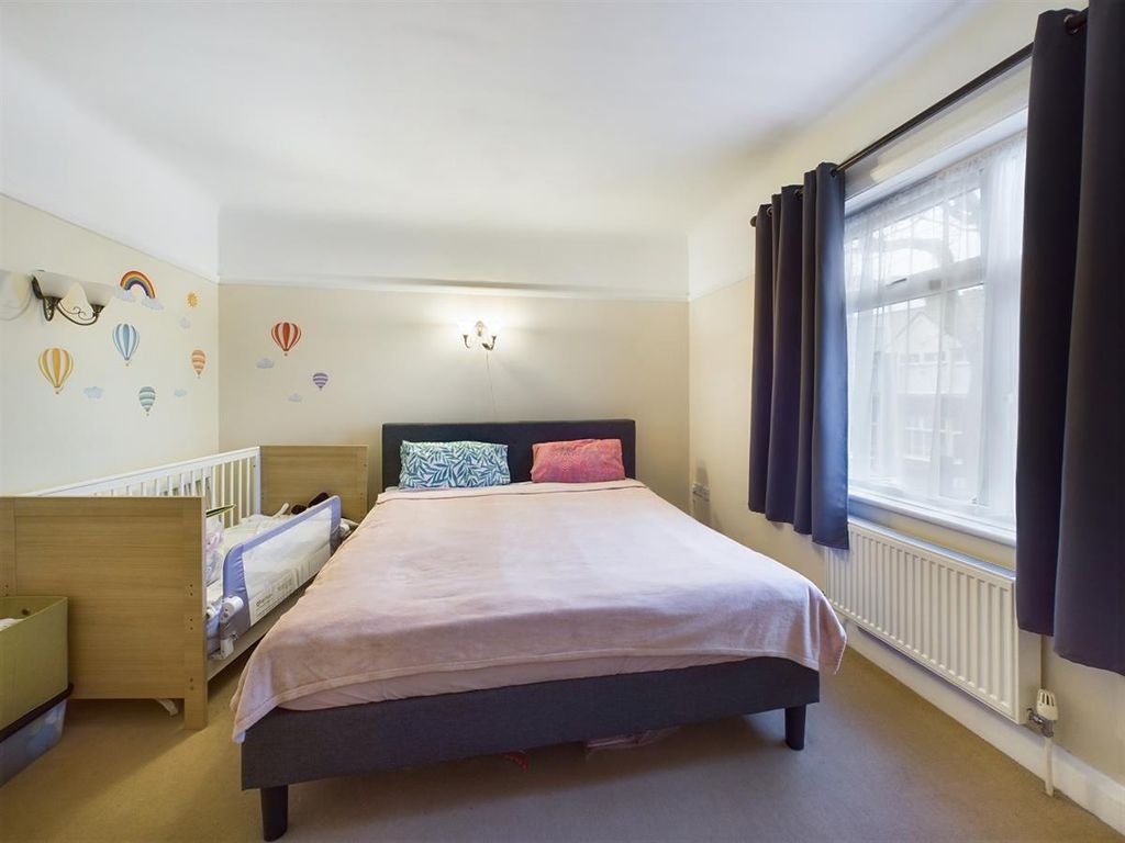 Additional image 7 of 2 bed flat for salePark Royal, Northern Parade, Portsmouth PO2