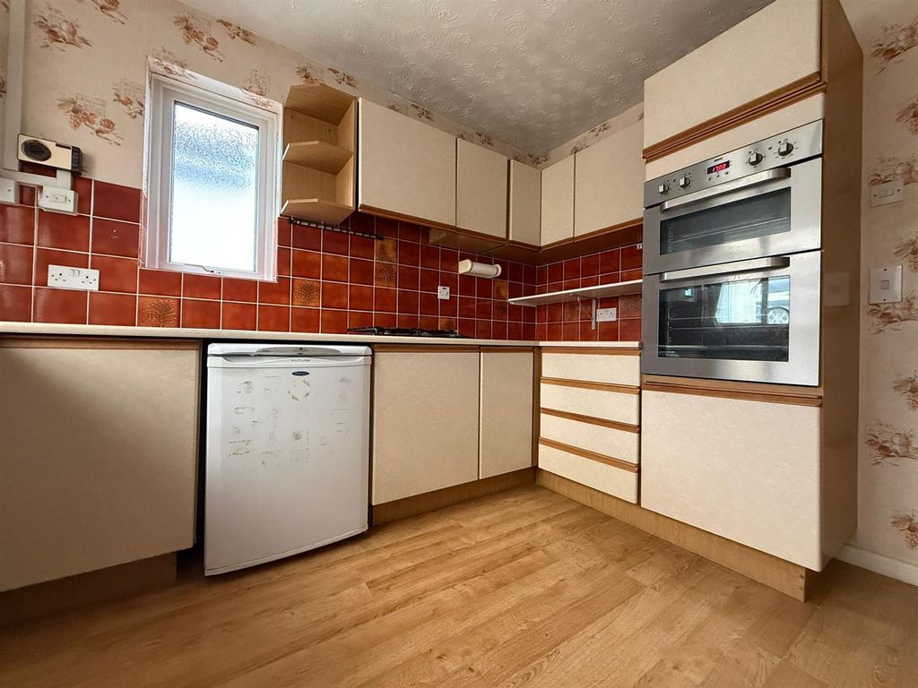 Additional image 5 of 3 bed semi-detached bungalow for saleKelvin Grove, Portchester PO16