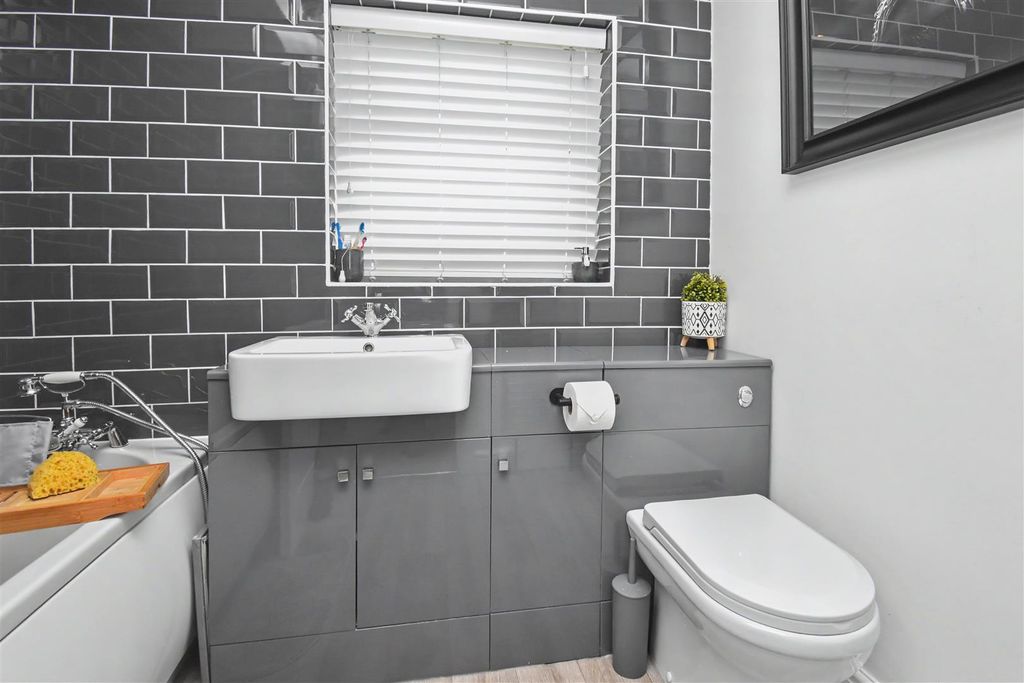 Additional image 21 of 4 bed detached house for saleStonepit Drive, Cottingham, Market Harborough LE16