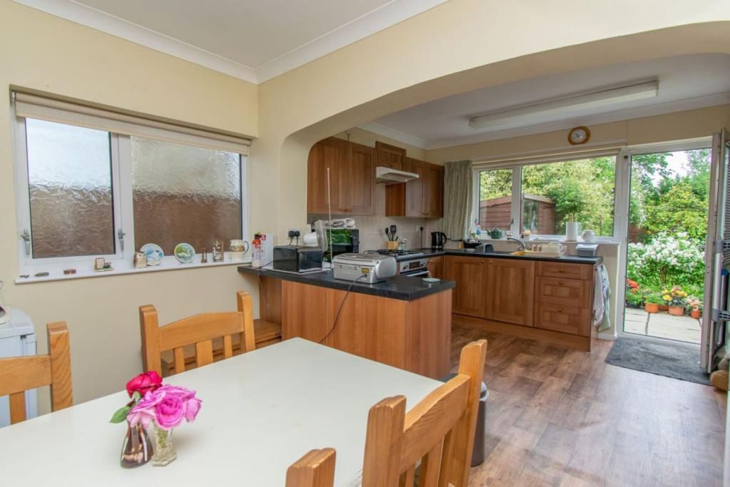 Additional image 4 of 3 bed detached house for saleGlen Way, Oadby LE2