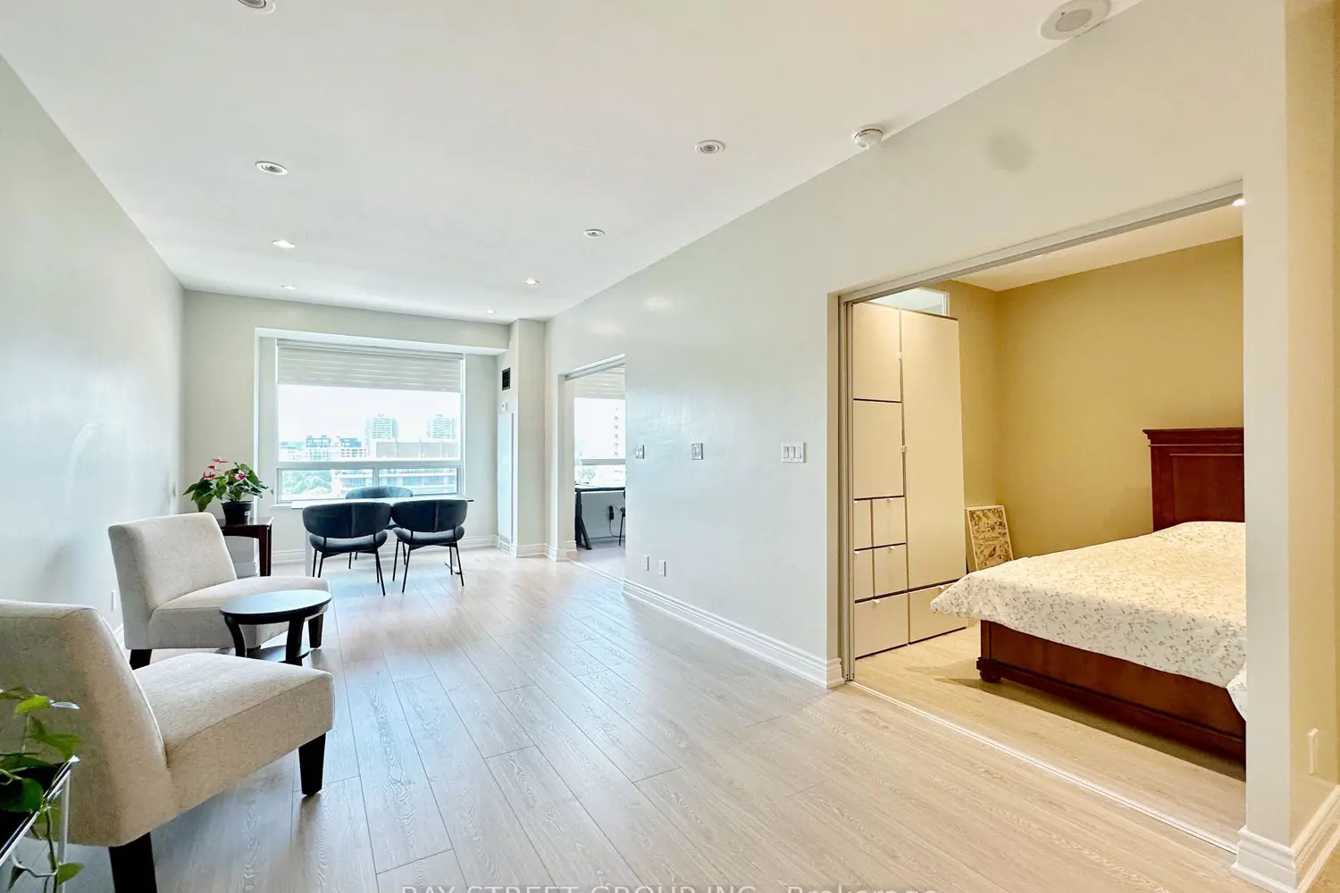 Additional image 9 of 102 Bloor Street 1001
