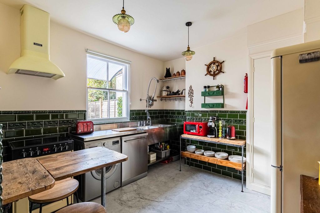 Additional image 3 of 3 bed town house for saleBernard Street, Southampton SO14