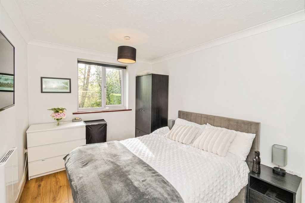 Additional image 11 of 1 bed flat for saleWestridge Road, Southampton SO17