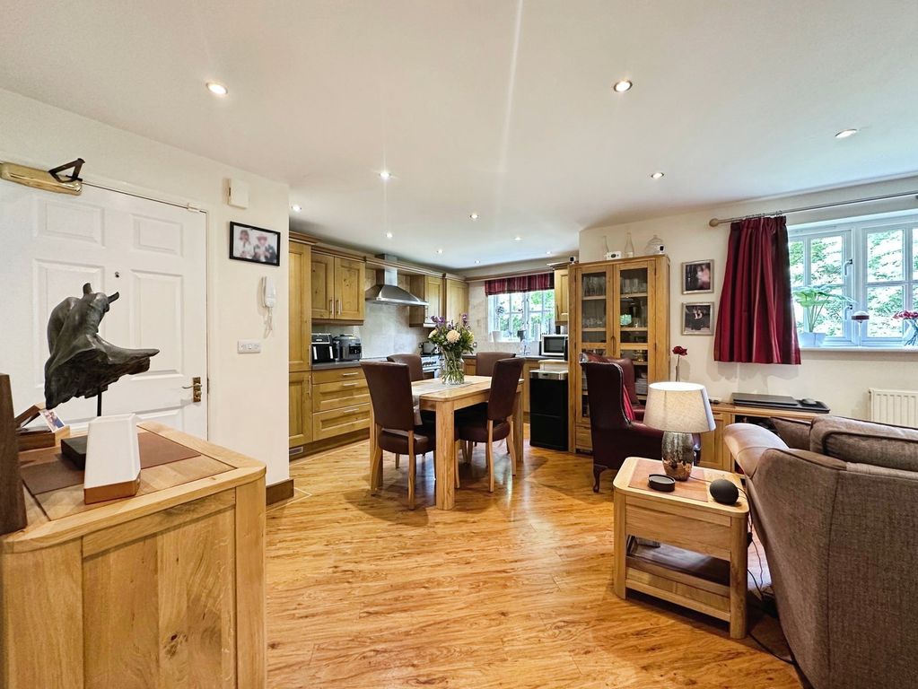 Additional image 2 of 3 bed flat for saleCygnet Close, Compton, Wolverhampton WV6