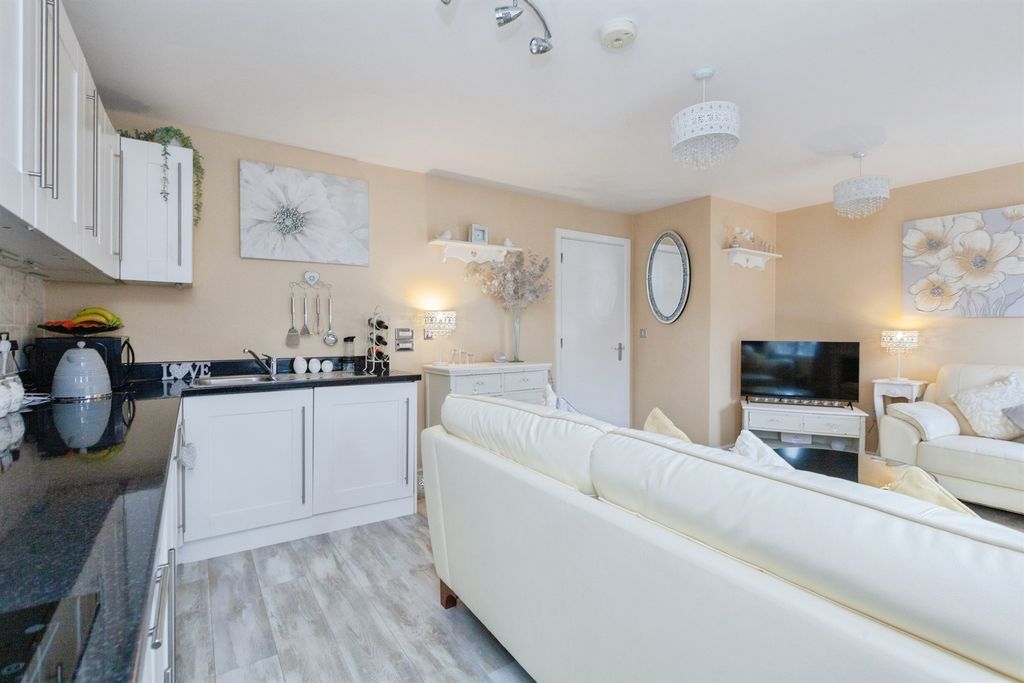 Additional image 10 of 2 bed flat for saleSycamore Street, Blaby, Leicester LE8