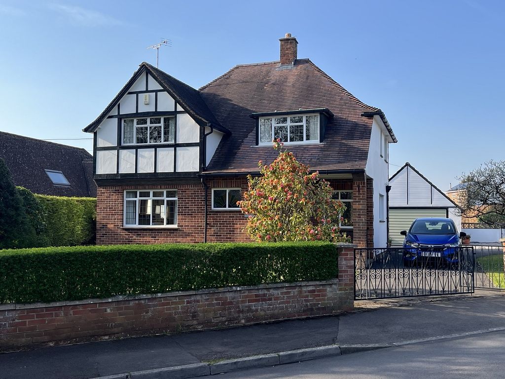 3 bed detached house for saleBelmont Road, Winscombe, North Somerset. BS25