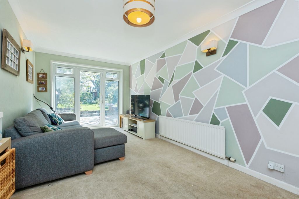 Additional image 6 of 4 bed semi-detached house for saleFosse Close, Hinckley LE10