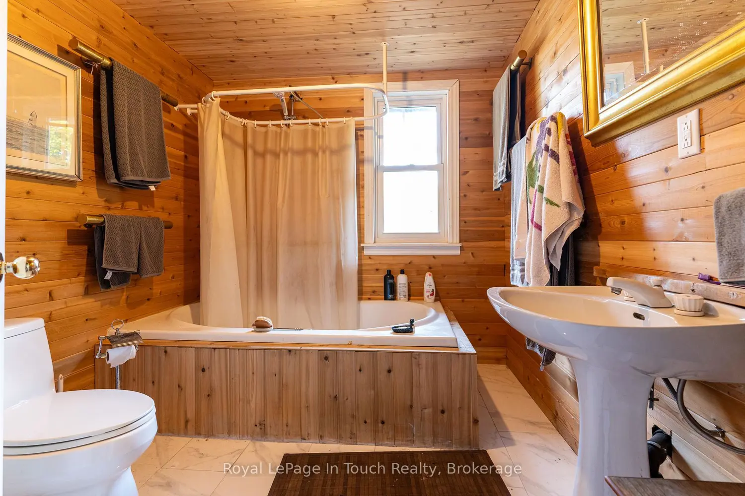 Additional image 15 of 1276 Island 980