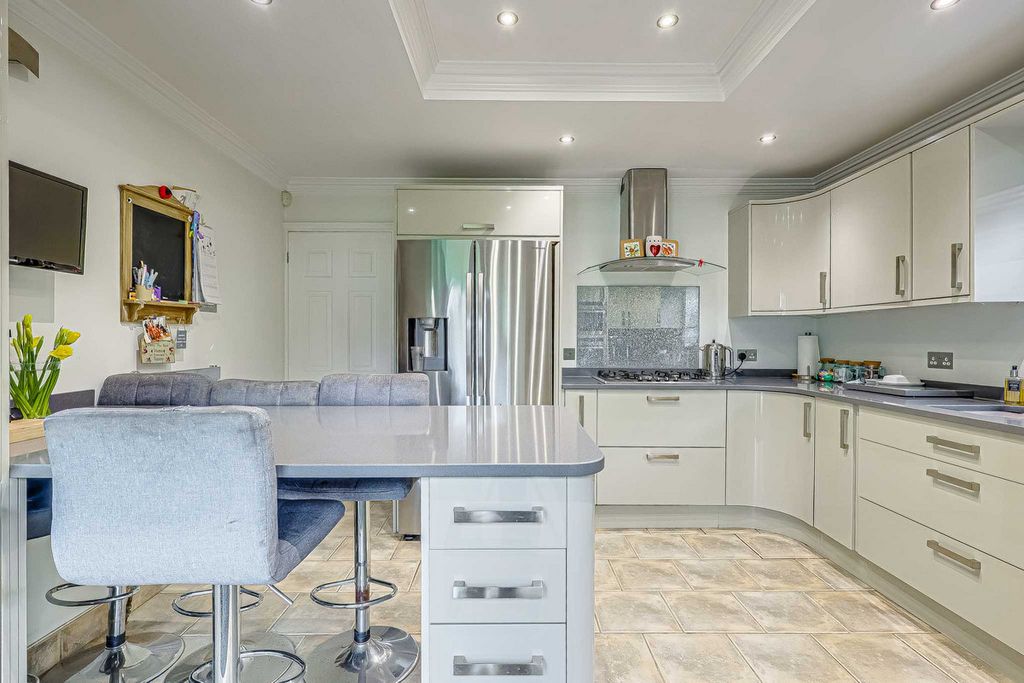 Additional image 9 of 4 bed detached house for saleCastledon Road, Wickford SS12