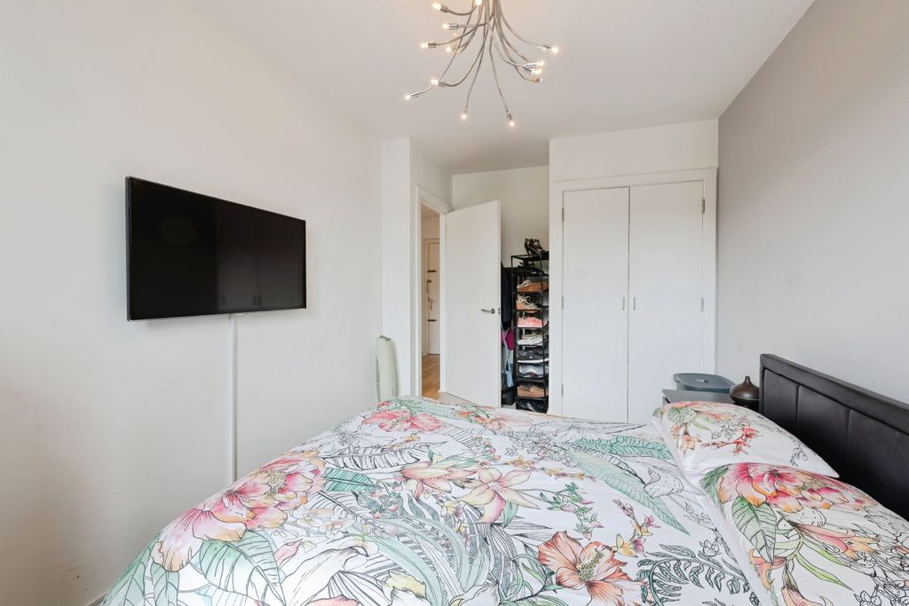 Additional image 12 of 2 bed flat for saleGodstone Road, Whyteleafe CR3