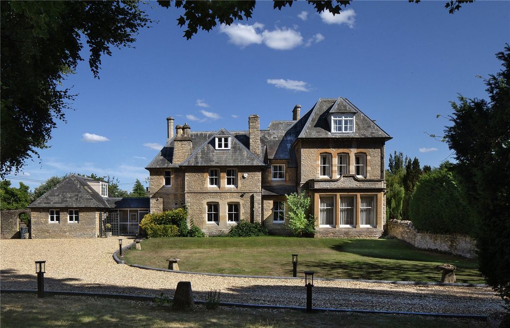 10 bed detached house for saleWoodgreen, Witney, Oxfordshire OX28