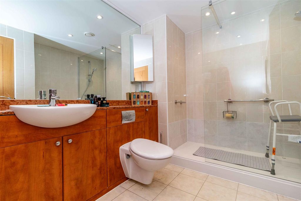 Additional image 11 of 2 bed flat for saleSteyne Gardens, Worthing BN11