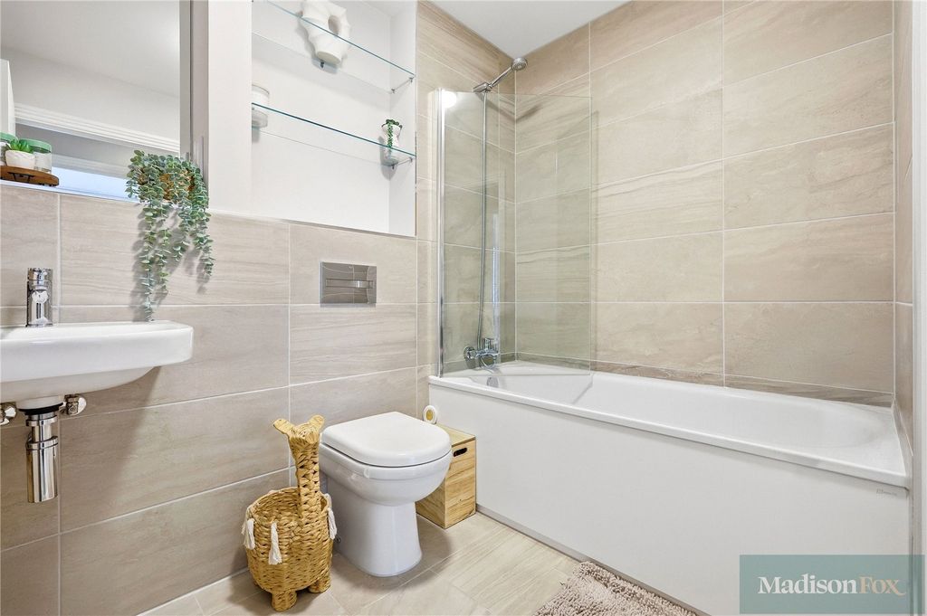 Additional image 15 of 3 bed flat for saleWest Grove, Woodford Green IG8