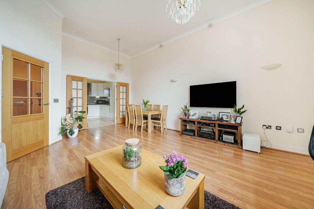 Additional image 3 of 2 bed flat for saleGunwharf Quays, Portsmouth PO1