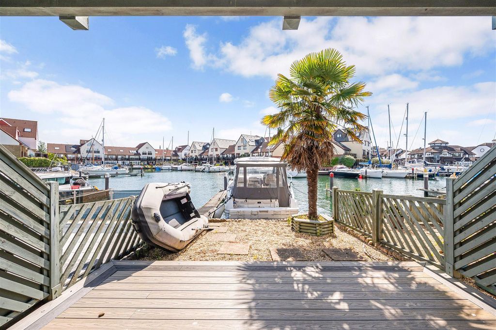 Additional image 13 of 3 bed terraced house for saleBryher Island, Port Solent PO6