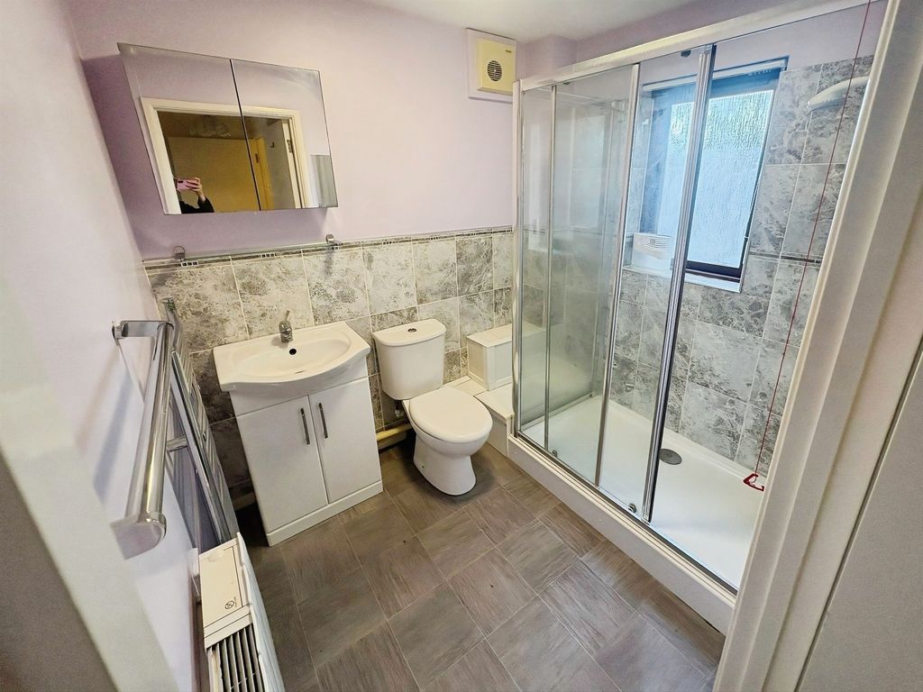 Additional image 7 of 1 bed flat for saleSherwood Close, Southampton SO16