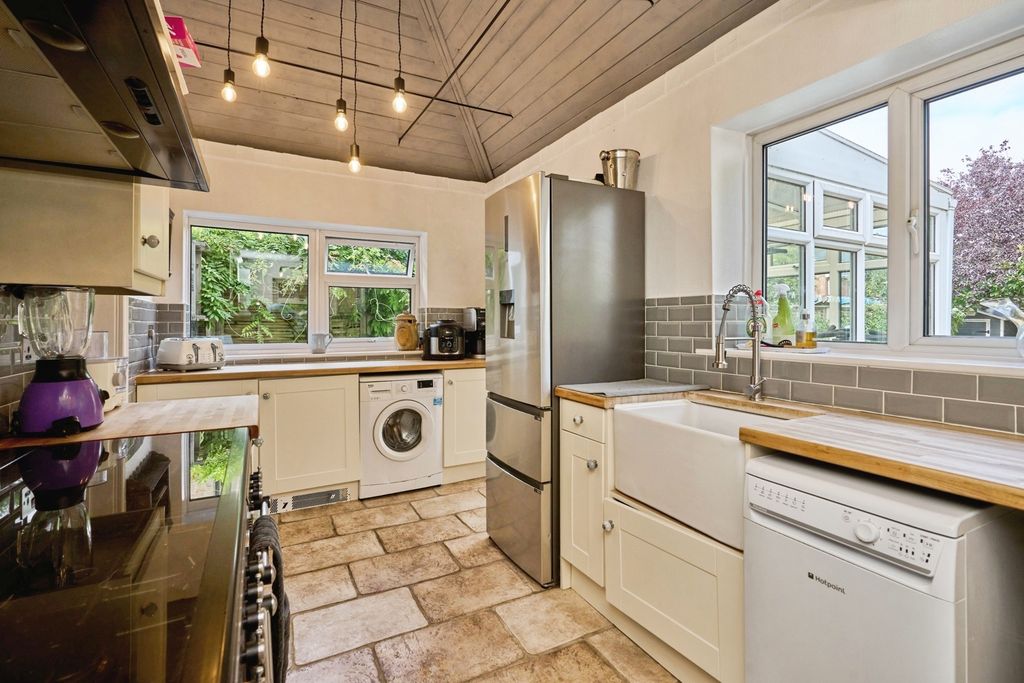 Additional image 7 of 4 bed detached house for saleCastle Road, Newport, Isle Of Wight PO30