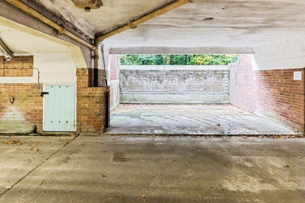 Additional image 10 of 2 bed flat for saleSilverdale Road, Southampton SO15