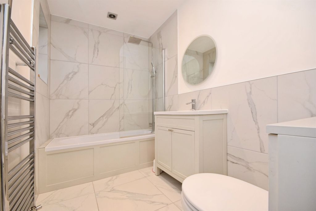 Additional image 15 of 5 bed detached house for saleCranfield Park Road, Wickford SS12