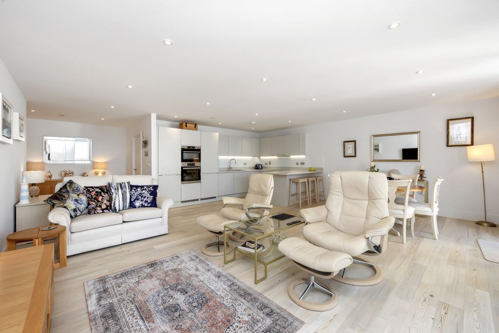 Additional image 10 of 2 bed flat for saleBrighton Road, Worthing BN11