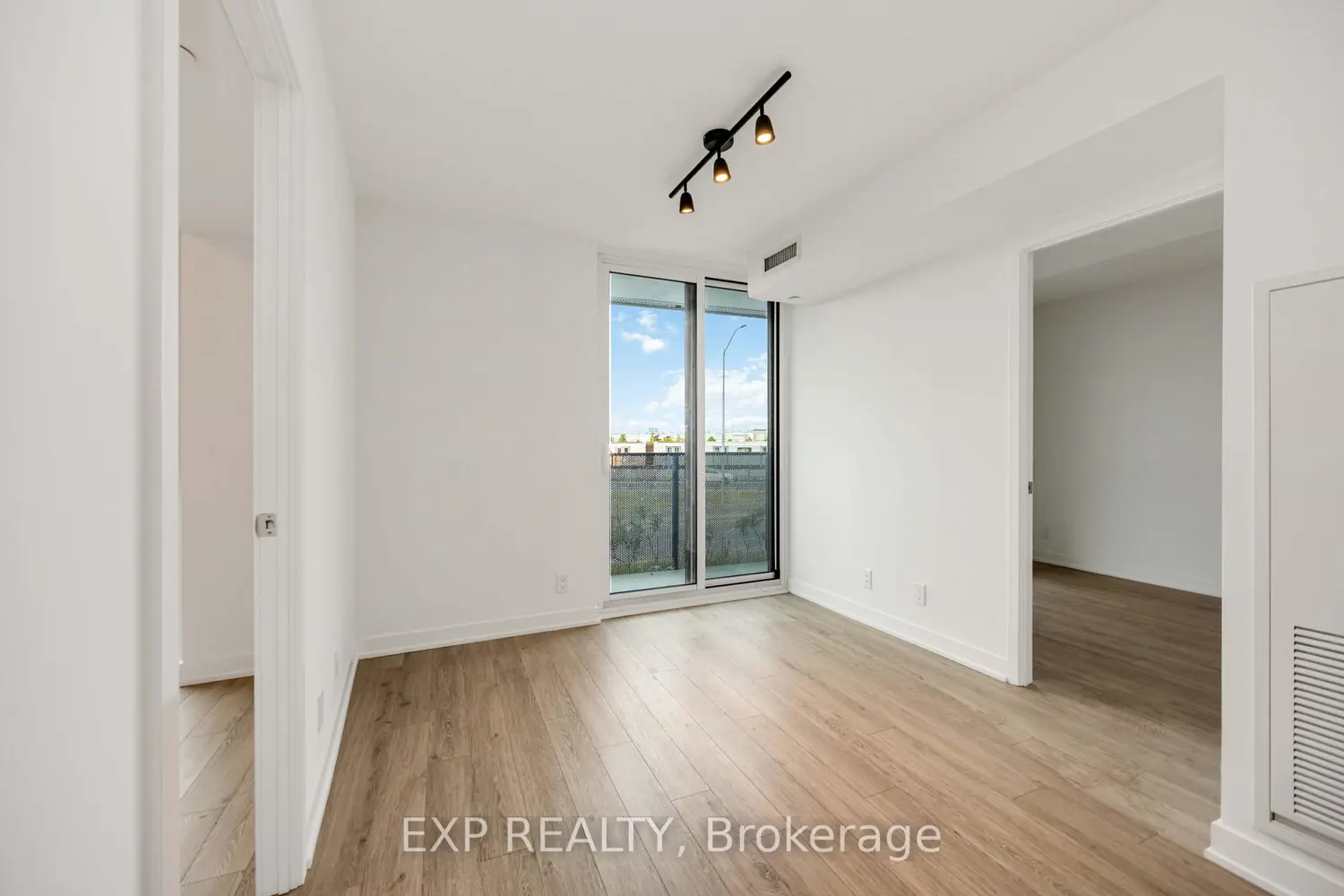 Additional image 5 of 30 Tretti Way 219