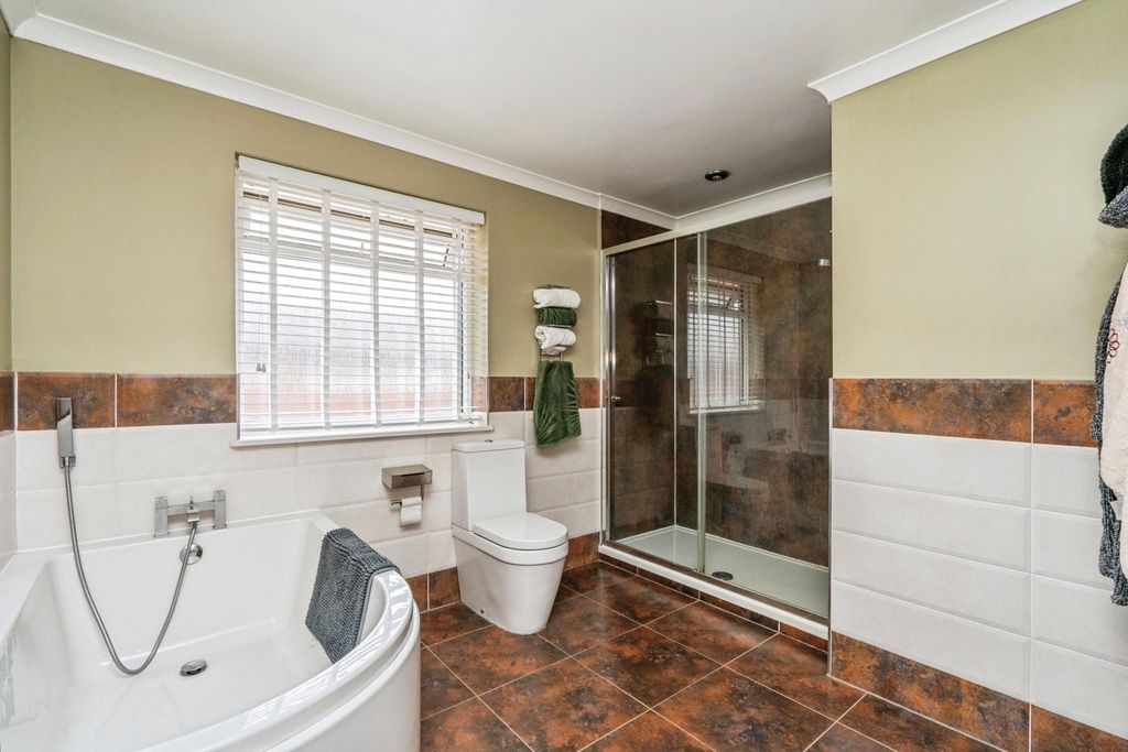 Additional image 11 of 3 bed semi-detached house for saleGodwit Road, Southsea, Hampshire PO4