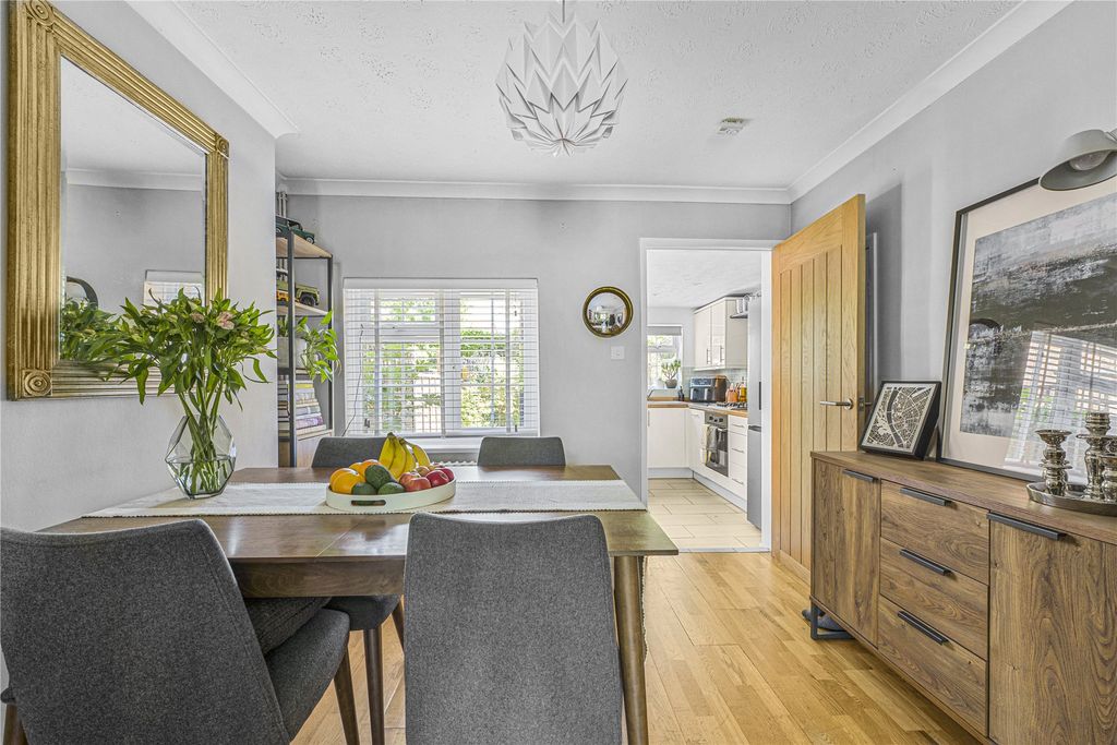 Additional image 4 of 2 bed terraced house for saleVictoria Road, Knaphill, Woking GU21