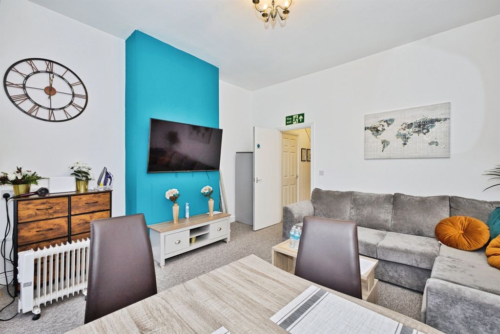 Additional image 4 of 4 bed flat for saleMiddle Street, Yeovil BA20