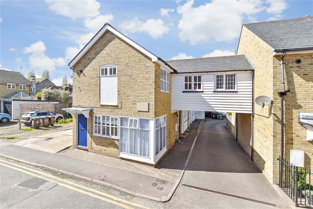 2 bed flat for saleEssex Street, Whitstable, Kent CT5