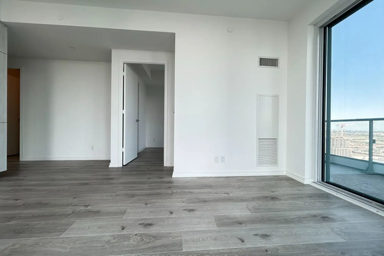 Additional image 10 of 1000 Portage Parkway 3710