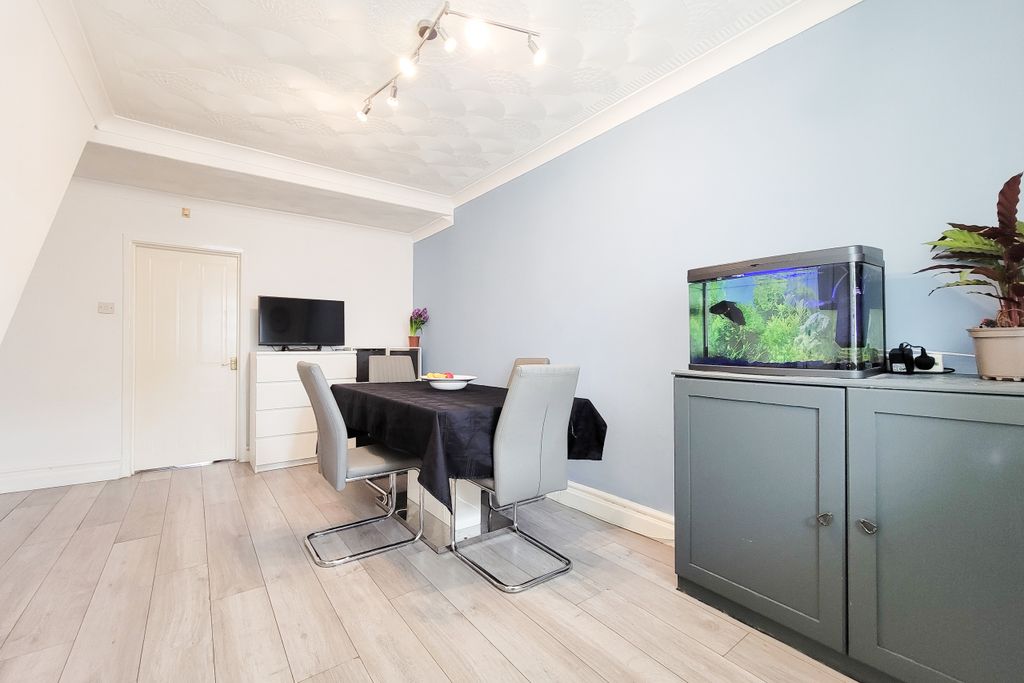 Additional image 9 of 3 bed semi-detached house for saleChestnut Road, Glenfield, Leicestershire LE3