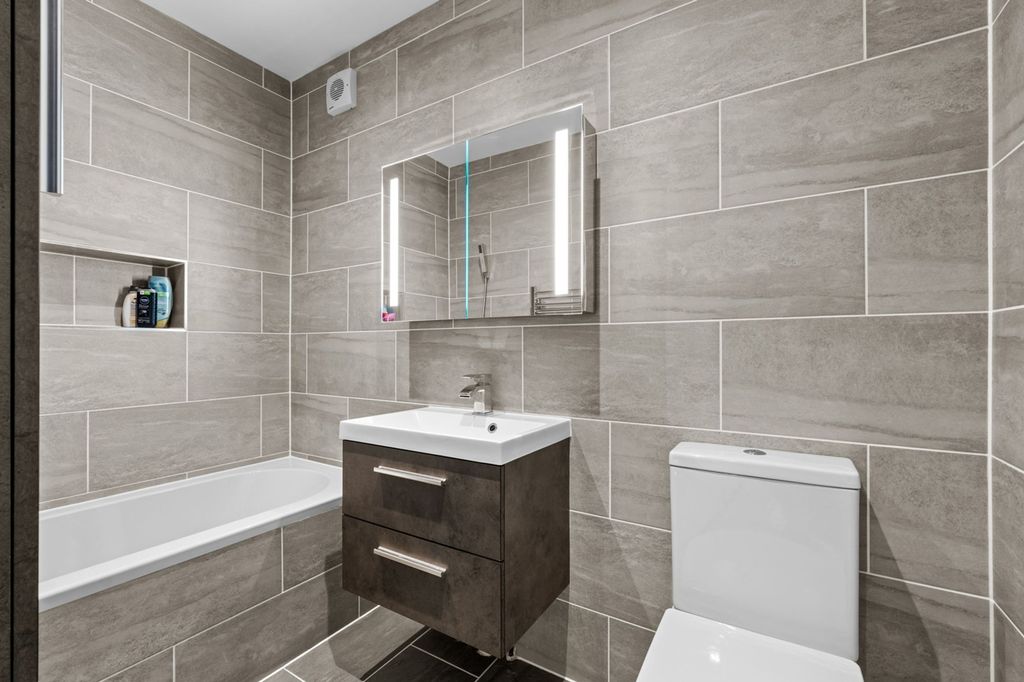 Additional image 24 of 2 bed detached house for saleDownsway, Whyteleafe CR3