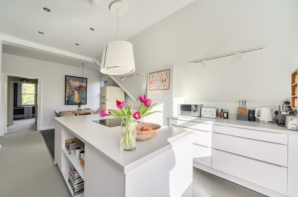 Additional image 11 of 3 bed flat for saleMerton Ford, Pages Croft, Wokingham, Berkshire RG40