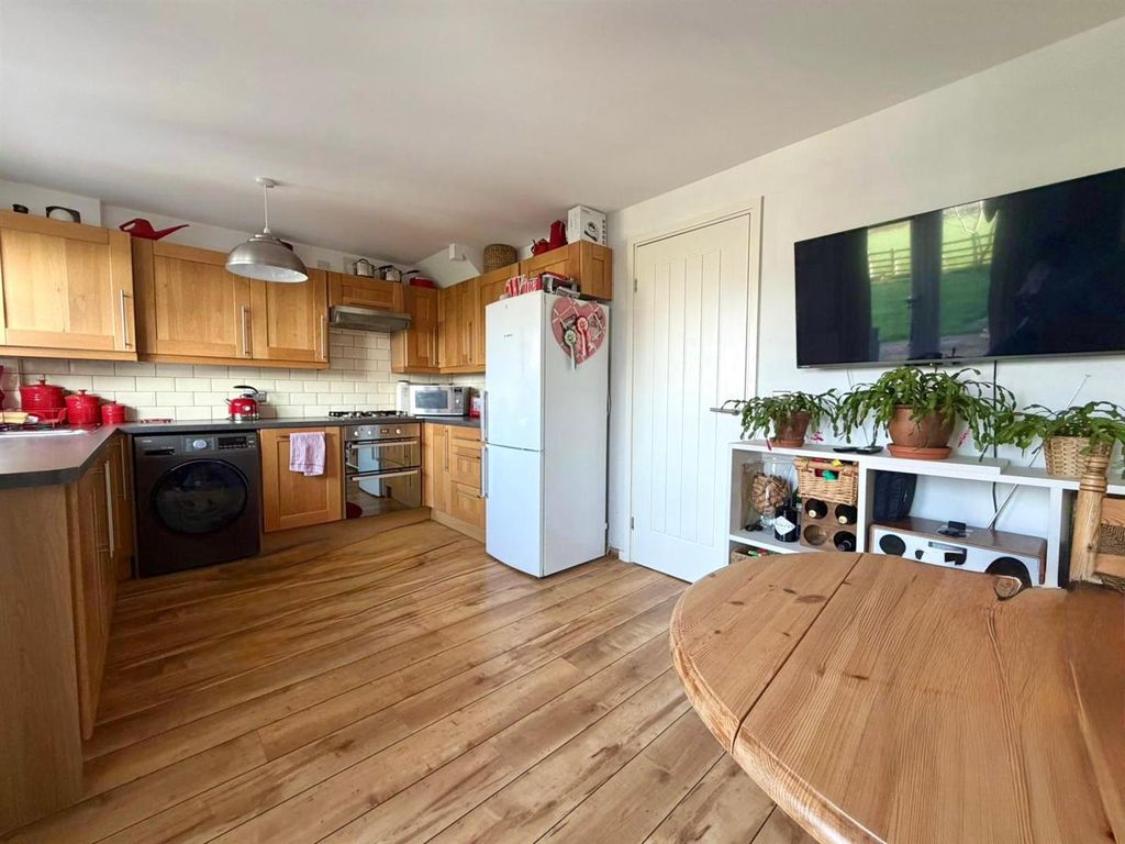 Additional image 4 of 3 bed semi-detached house for saleGreylag Close, Whetstone, Leicester LE8