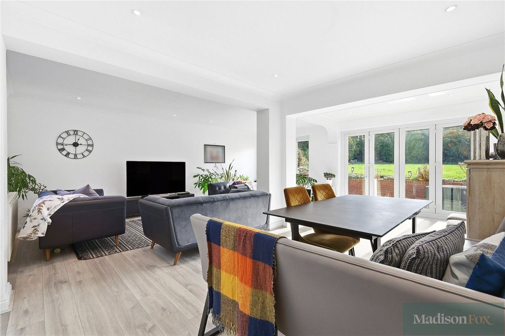 Additional image 4 of 4 bed detached house for saleKendal Close, Woodford Green IG8