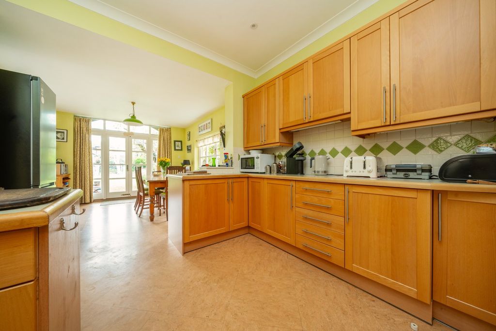 Additional image 3 of 4 bed semi-detached house for saleParkland Grove, Ashford TW15