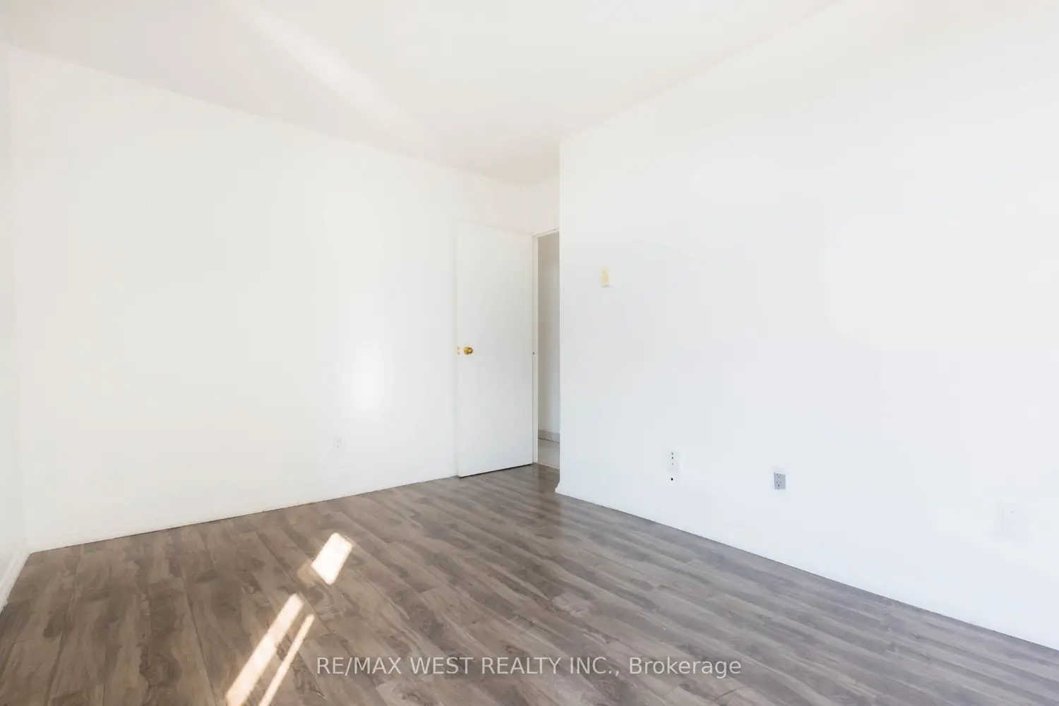 Additional image 7 of 3025 Queen Frederica Drive 1503