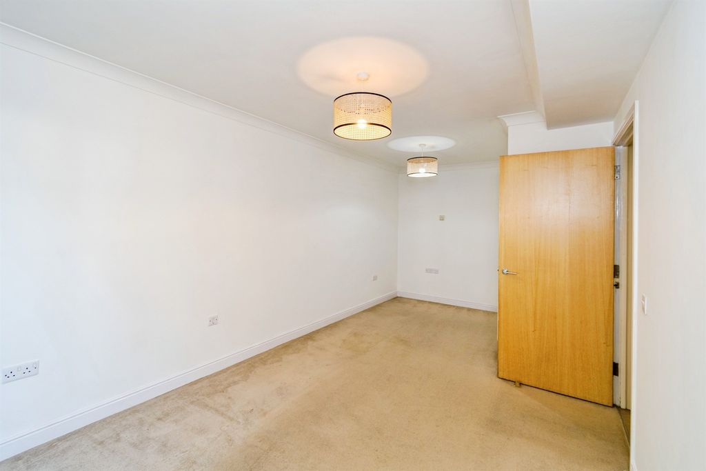 Additional image 14 of 2 bed flat for saleMillbrook Road East, Southampton SO15