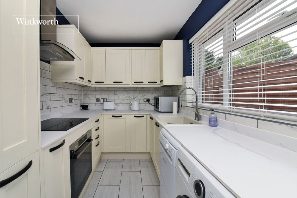 Additional image 5 of 3 bed end terrace house for saleHuntingdon Gardens, Worcester Park KT4