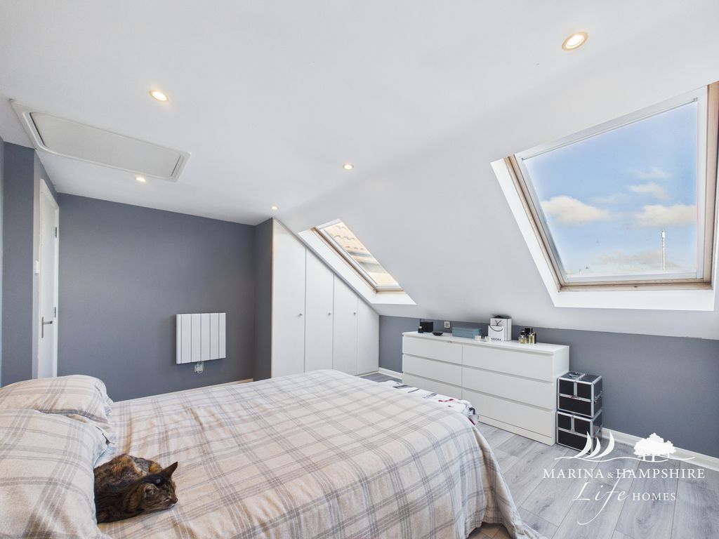 Additional image 4 of 3 bed town house for saleNewlyn Way, Portsmouth PO6