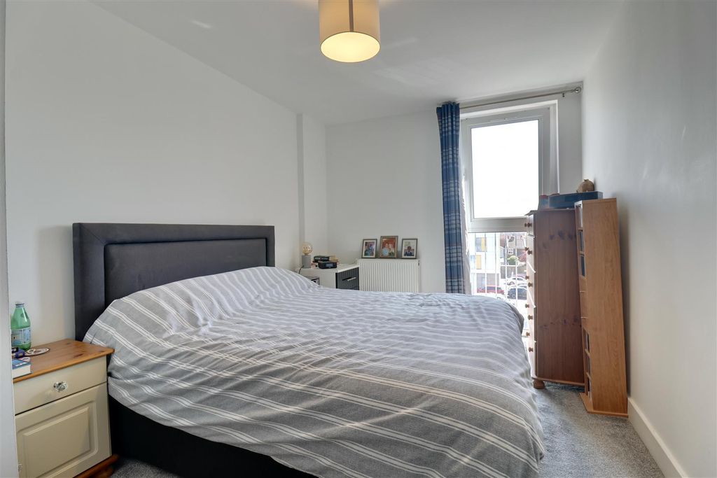 Additional image 7 of 2 bed flat for saleFratton Way, Southsea PO4